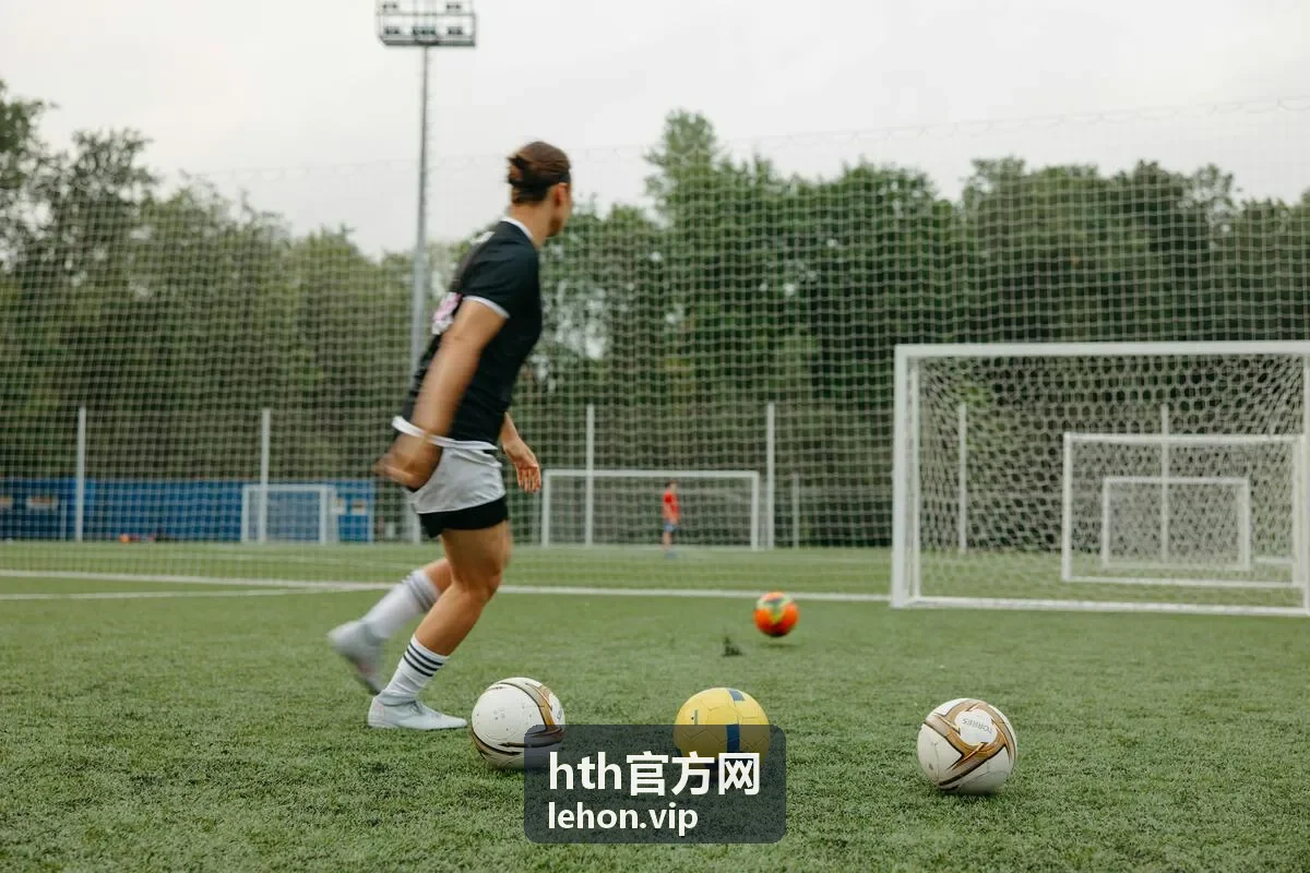 hth官方网-行业深度报告封面图